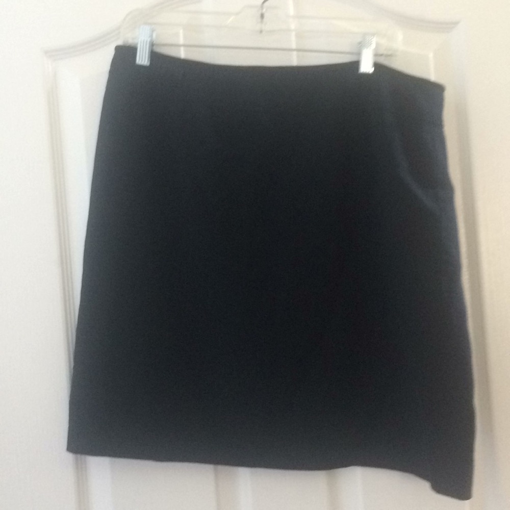 FINAL MARKDOWN Ladies jones of New York skirt 16